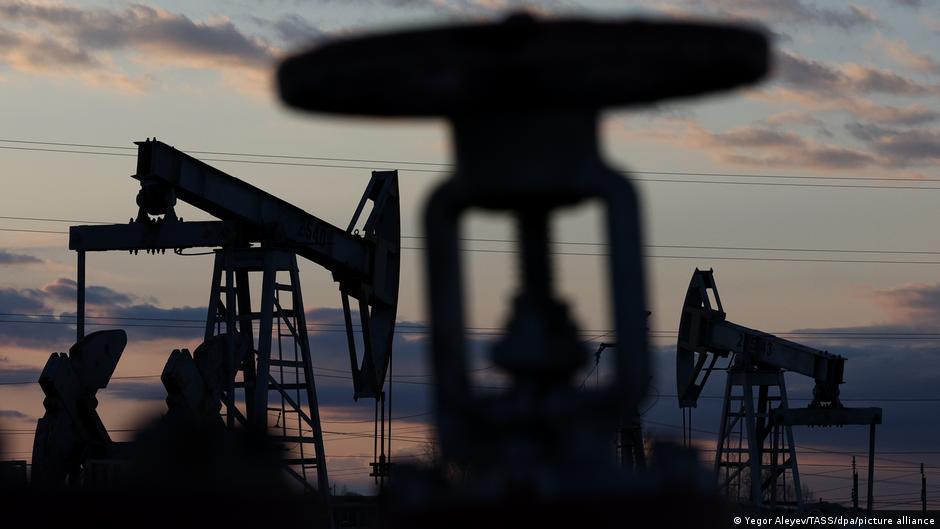 Власти России запретили с 1 апреля продажу бензина на экспорт 1 66446670 403.jpg Deutsche Welle бензин