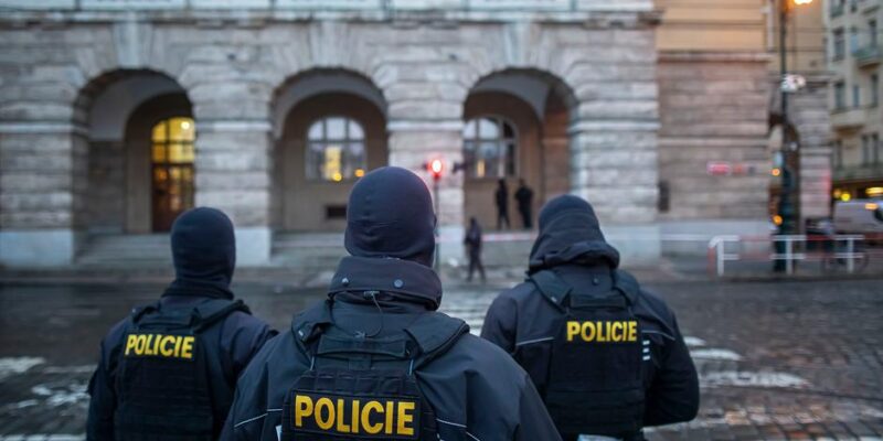 В Чехии задержан четвертый подозреваемый в поджоге завода дронов 1 67797751 403.jpg Deutsche Welle завод дронов