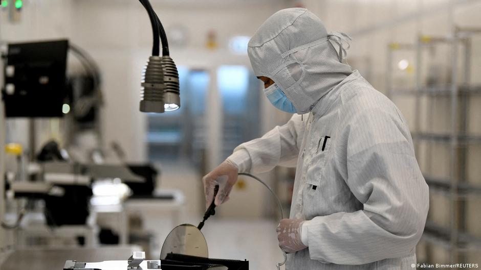 Война на Ближнем Востоке: грядет дефицит гелия и микрочипов? 1 74811123 403.jpg Deutsche Welle Ближний Восток