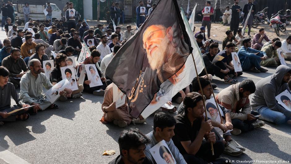 Ираном будет временно править совет из трех человек 1 76171958 403 1.jpg 1 Deutsche Welle Али Хаменеи