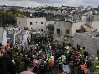 Минимум девять человек погибли в Израиле от ракетного удара Ирана 3 76175683 403.jpg Deutsche Welle атака на Израиль