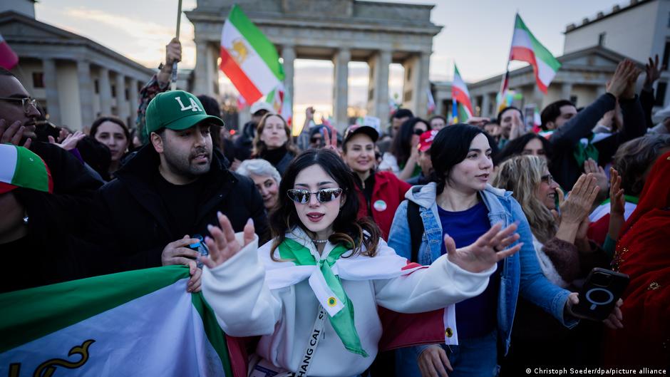 76178028 403.jpg Deutsche Welle Али Хаменеи, демонстрации