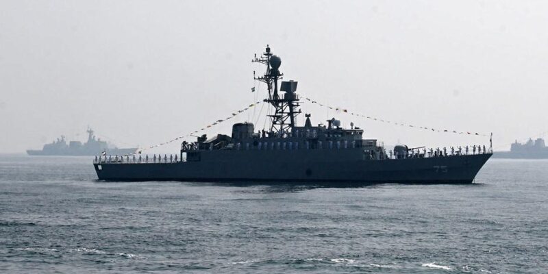 Министр обороны США Хегсет: Американская подлодка потопила иранский военный корабль 1 76216358 403.jpg Deutsche Welle Питер Хегсет