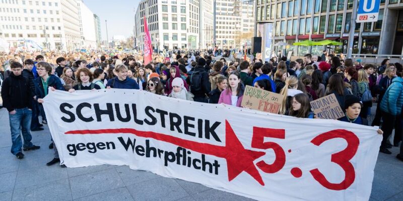 76242531 403.jpg Deutsche Welle оскорбление Мерца, уголовное дело, Фридрих Мерц, школьник в Германии