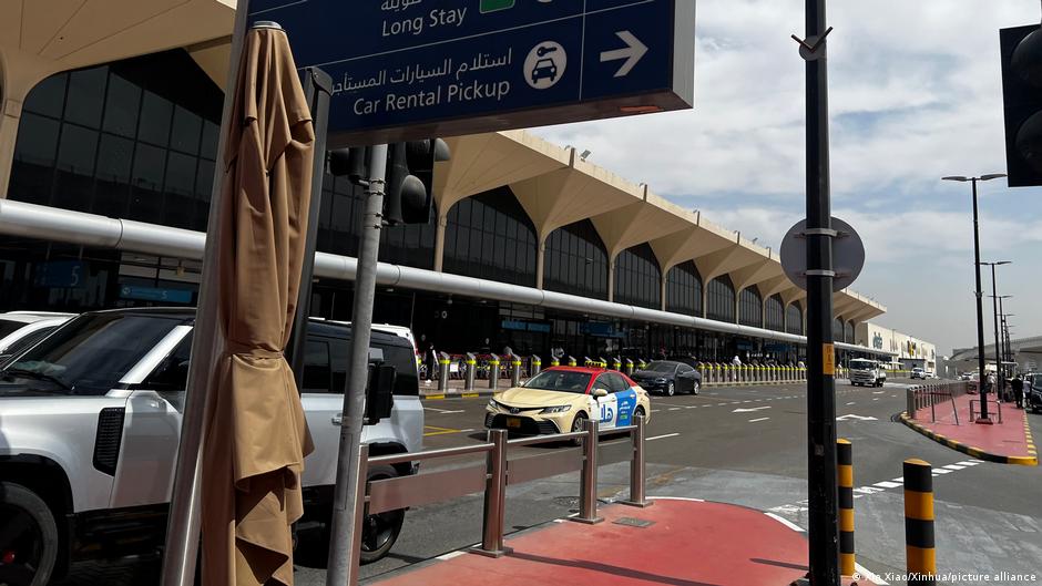 В аэропорту Дубая приостановлены полеты из-за атаки дрона 1 76304583 403.jpg Deutsche Welle Дубай