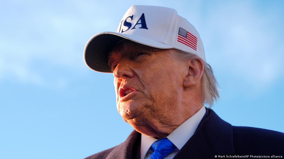 Трамп пообещал восстановить санкции против нефти из РФ 1 76356755 403.jpg Deutsche Welle Санкции против Ирана