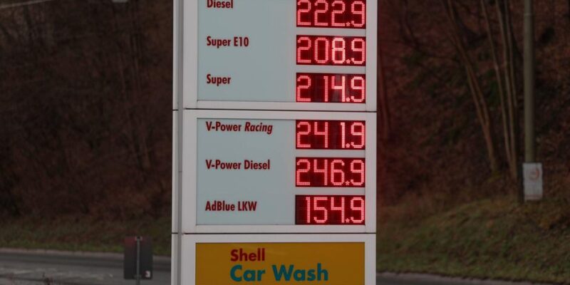 Цены на топливо в Германии растут второй день подряд 1 76358669 403.jpg Deutsche Welle цены на топливо