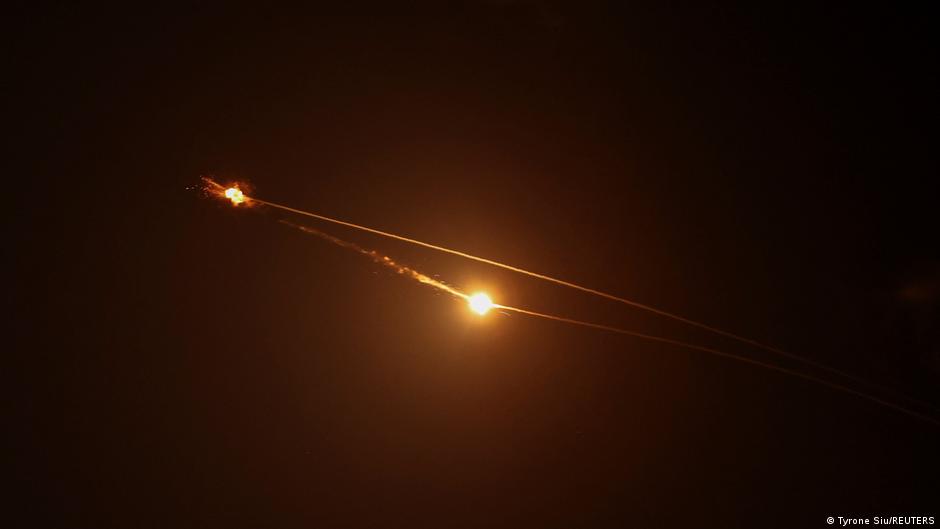 Не менее восьми человек пострадали в Израиле от ракетных ударов Ирана 1 76364102 403.jpg Deutsche Welle война в Иране