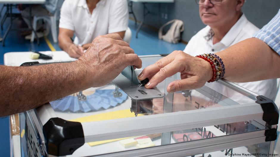 Во Франции прошел первый тур муниципальных выборов 1 76365096 403.jpg Deutsche Welle выборы во Франции