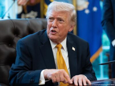 76391396 403.jpg Deutsche Welle Трамп-Буш