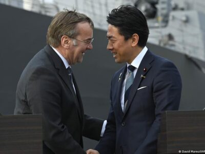 Министр обороны ФРГ выступил против ослабления санкций в отношении РФ 2 76472967 403.jpg Deutsche Welle антироссийские санкции, Минобороны ФРГ