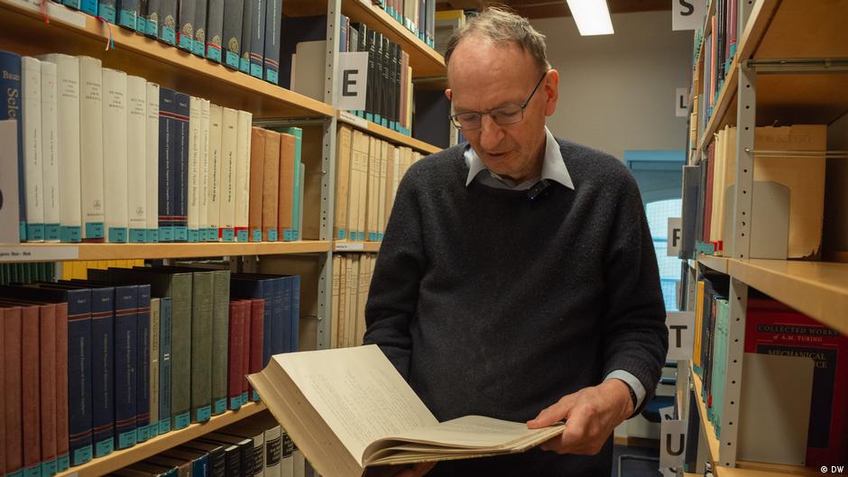 Лауреат "нобелевки по математике" рассказал, что сделает после получения премии в 670 тысяч евро 1 76529729 403.jpg Deutsche Welle Абелевская премия, Нобелевская премия