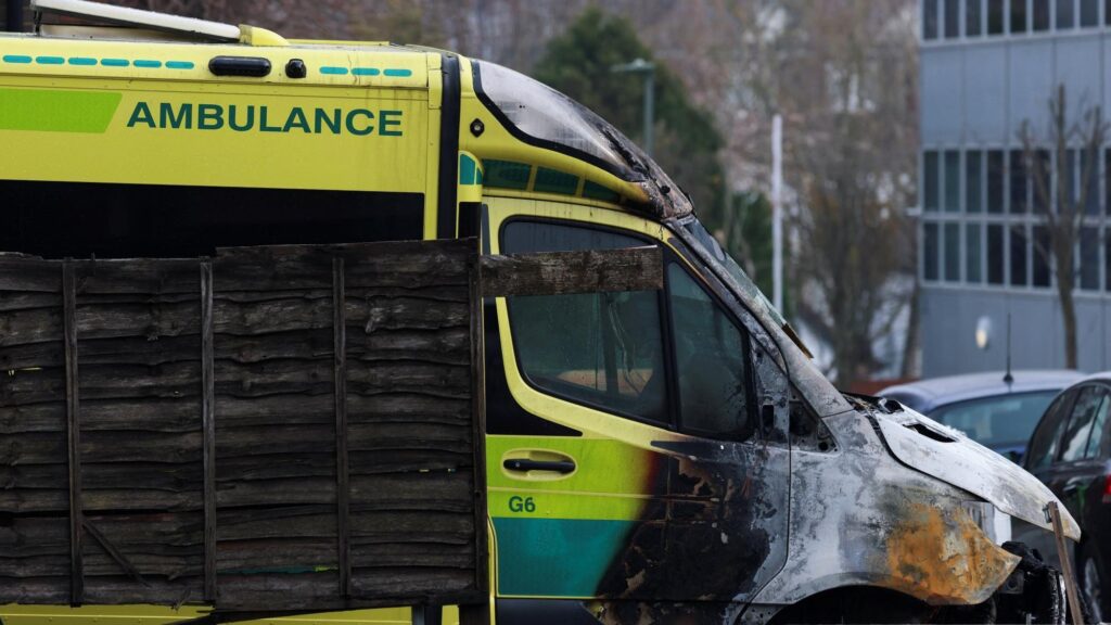 Поджог «скорых» еврейской организации в Лондоне: арестовано двое подозреваемых 1 e70e7000 286f 11f1 b297 95b0a0a8331e.jpg Новости BBC поджог