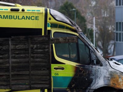 Поджог «скорых» еврейской организации в Лондоне: арестовано двое подозреваемых 5 e70e7000 286f 11f1 b297 95b0a0a8331e.jpg Новости BBC поджог