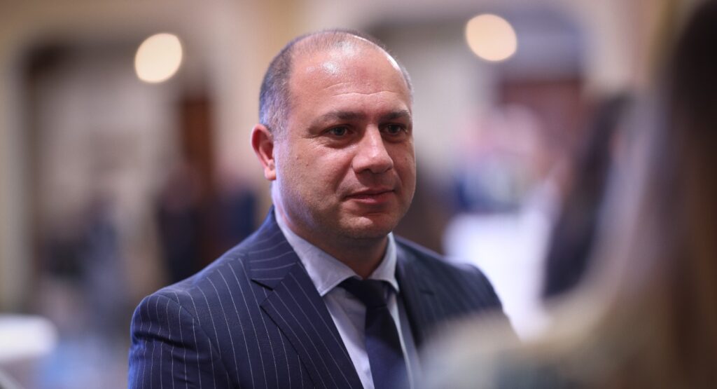 Минобразования: в 2026-2027 году поступить в I класс смогут и те дети, кому к 31 декабря исполнится 6 лет 1 mikanadze e1772523375660 новости Гиви Миканадзе, Минобразования Грузии, первый класс