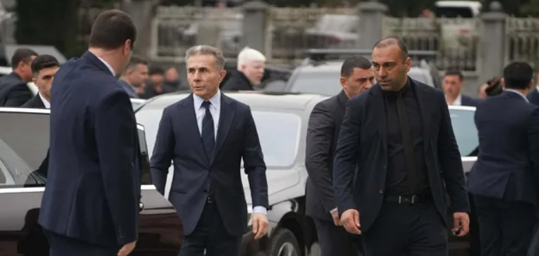 В собор Самеба прибыл Бидзина Иванишвили, а также дипломаты 1 screenshot 2026 03 22 115652 новости Бидзина Иванишвили, Гарет Уорд, дипломаты, Павел Герчинский, Петер Фишер, посол ЕС в Грузии