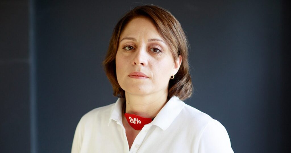 xoshtaria новости "Дроа!", Джордж Фоулкс, Элене Хоштария