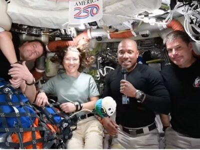 «Всё это стоит того». Экипаж «Артемиды» возвращается на Землю и провел пресс-конференцию в космосе 5 0c488ee0 33f2 11f1 9d5c 8ba507d7dbde.jpg Новости BBC Артемида-2