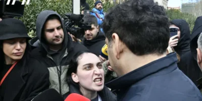 У мемориала 9 апреля произошло столкновение между замминистра культуры и активисткой 4 2313 новости 9 апреля 1989 года, Бека Давитулиани, Мариам Меканцишвили, мемориал погибшим