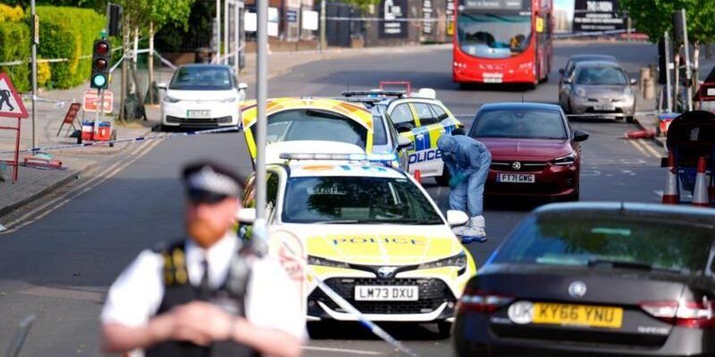 Место нападения в Голдерс Грин оцеплено полицией