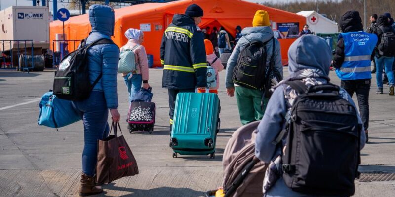 Украинские беженцы: кому не продлят временную защиту в ЕС? 1 65617367 403.jpg Deutsche Welle беженцы из Украины