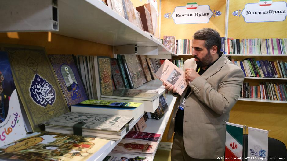 66770900 403.jpg Deutsche Welle Евгений Капьев, Эксмо