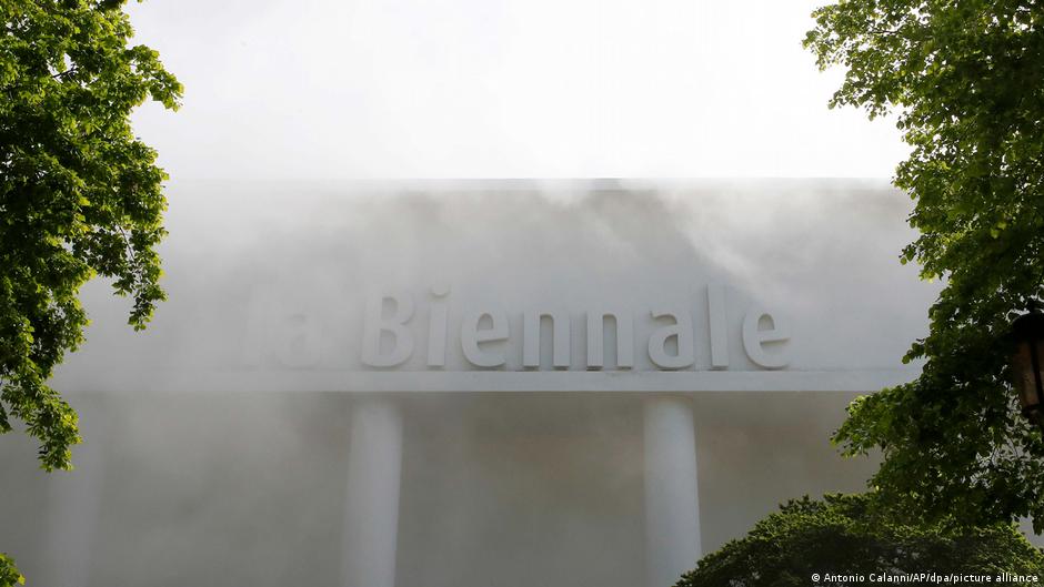 68404322 403.jpg Deutsche Welle биеннале