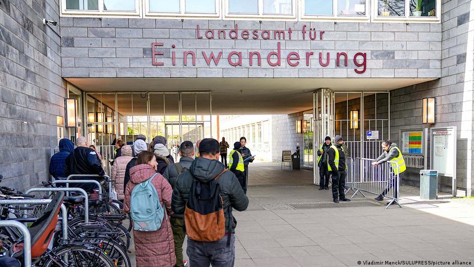 68608932 403.jpg Deutsche Welle прошения об убежище