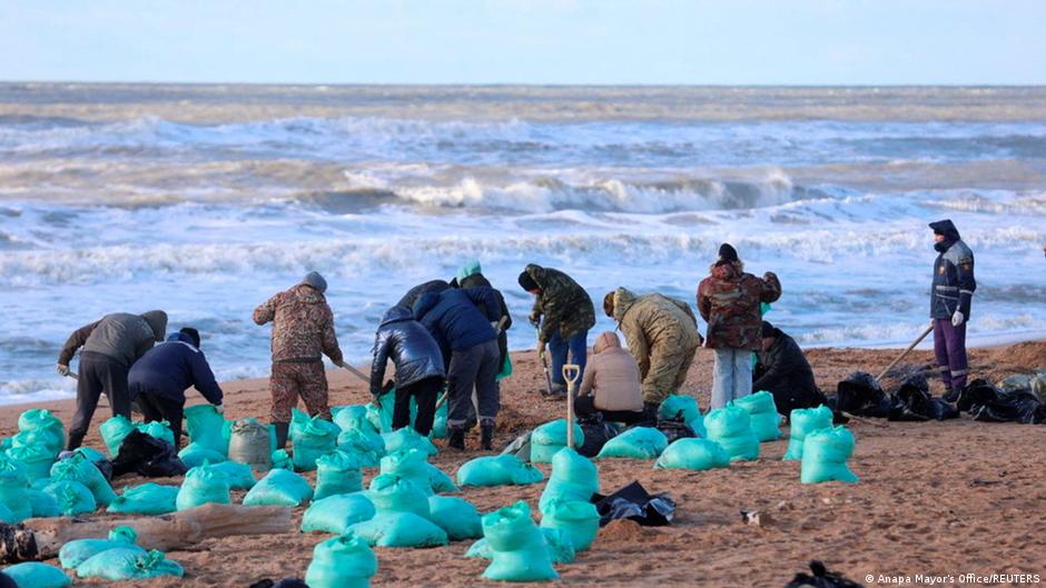 71095446 403.jpg Deutsche Welle нефть в море, Черное море