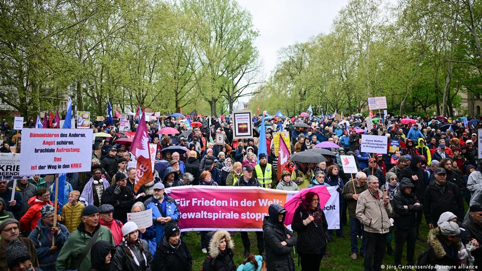 72293690 403.jpg Deutsche Welle пасхальные марши