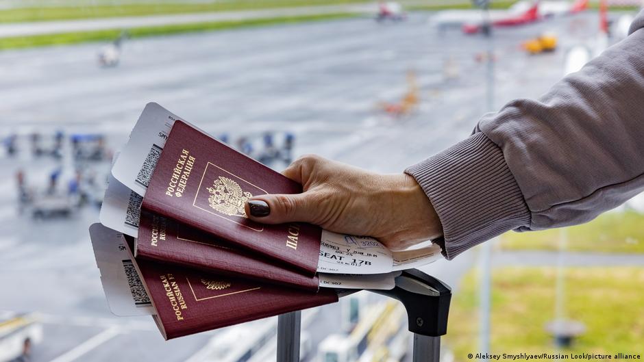 74663117 403.jpg Deutsche Welle небиометрические паспорта