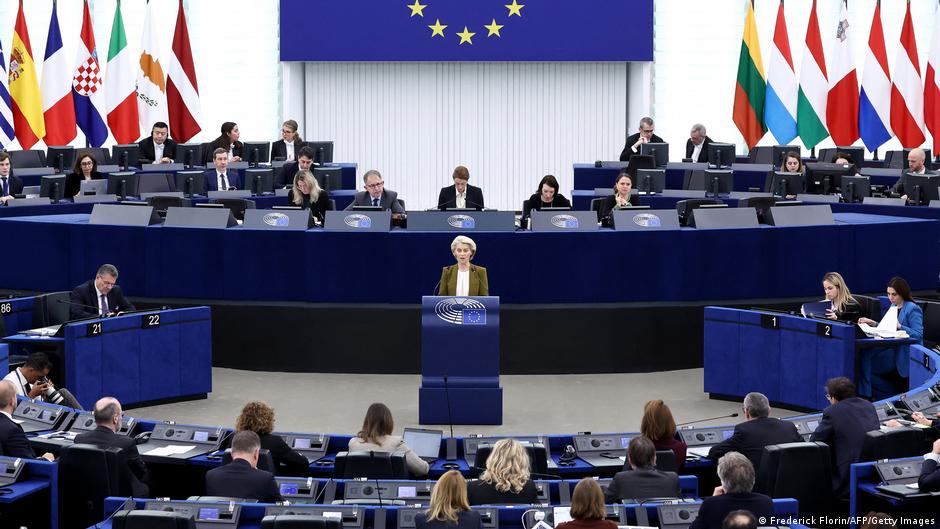 Депутаты ЕП: "Друзья Путина" могут "сливать" информацию РФ 1 75906895 403.jpg Deutsche Welle Друзья Путина