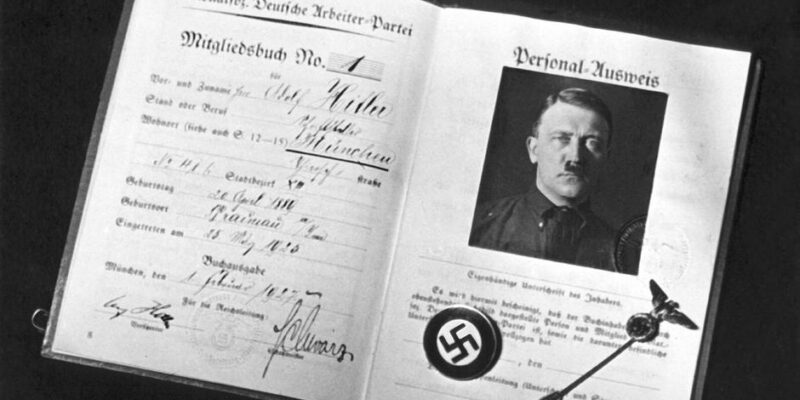 76549594 403.jpg Deutsche Welle германия, карточка членов НСДАП, нацисты, нацисты в Германии