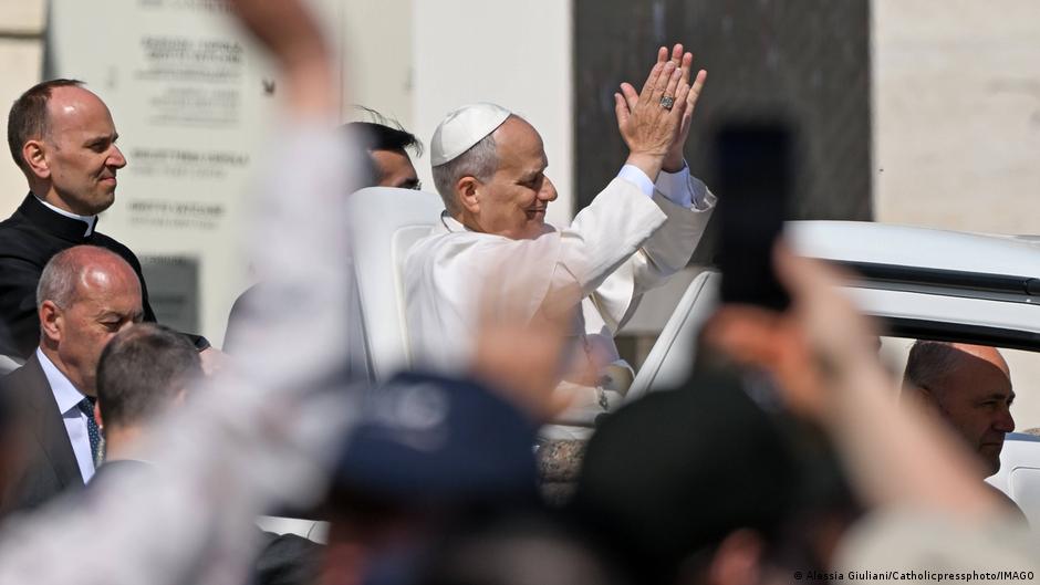 76558399 403.jpg Deutsche Welle Папа Римский Лев XIV, Трамп-Лев XIV