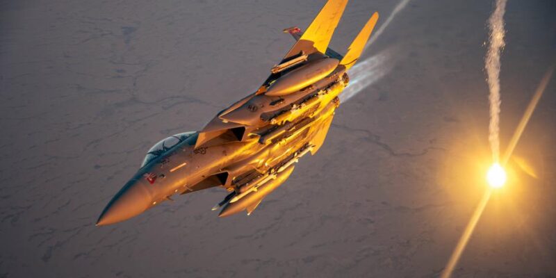 76666505 403.jpg Deutsche Welle война в Иране, истребитель