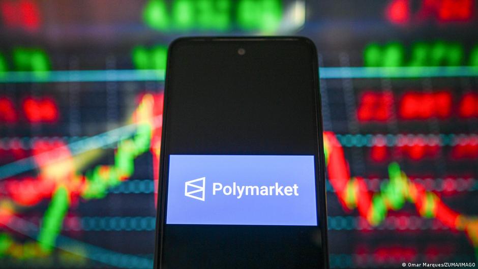 WSJ: Белый дом запретил сотрудникам делать ставки, используя служебное положение 1 76724077 403.jpg Deutsche Welle Белый дом