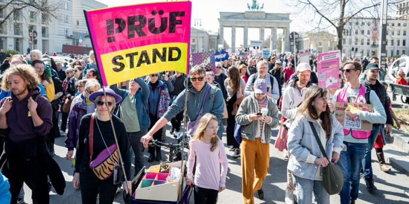 76749933 403.jpg Deutsche Welle АдГ, акции в Германии, Альтернатива для Германии, демонстрации в Германии