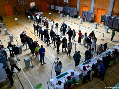 76753243 403.jpg Deutsche Welle парламентские выборы