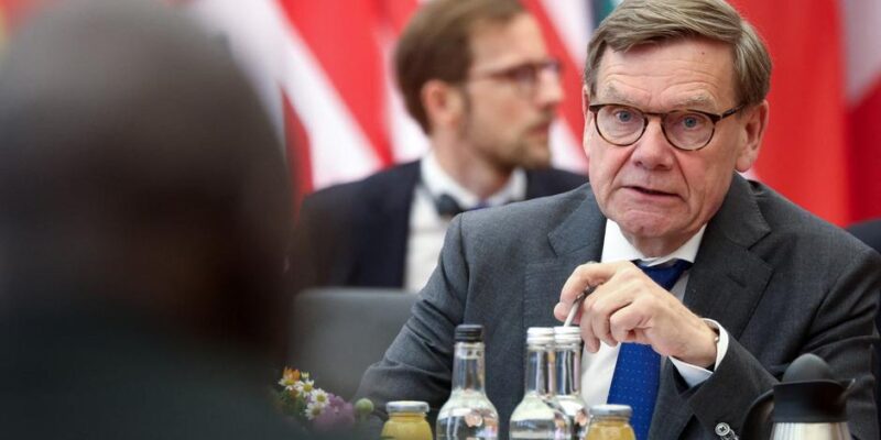 Судану на конференции в Берлине пообещали 1,3 млрд евро 1 76794736 403.jpg Deutsche Welle Судан