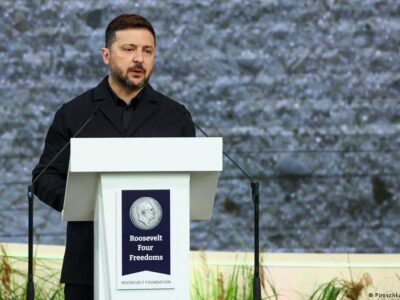 Зеленский и народ Украины получили международную премию "Четыре свободы" 2 76808987 403.jpg Deutsche Welle Владимир Зеленский