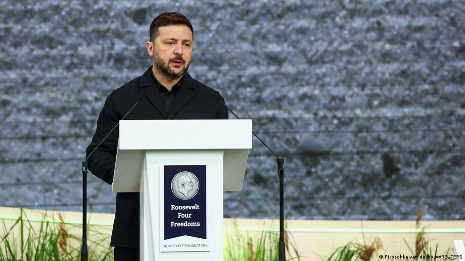 Зеленский и народ Украины получили международную премию "Четыре свободы" 1 76808987 403.jpg Deutsche Welle Владимир Зеленский