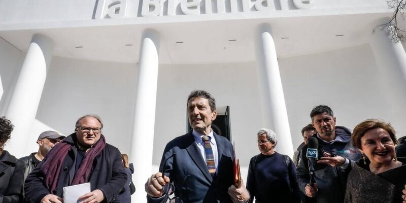 76809291 403.jpg Deutsche Welle биеннале