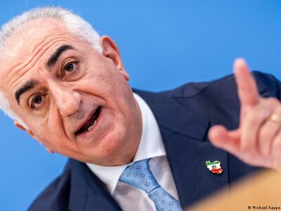 76905932 403.jpg Deutsche Welle Реза Пехлеви