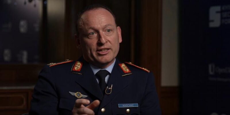 76927747 403.jpg Deutsche Welle генерал