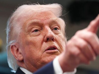 Трамп грозит Ирану «каменным веком» в случае отказа открыть Ормузский пролив 5 b2c705b0 31e7 11f1 8794 099b3bc3f94e.jpg Новости BBC война в Иране