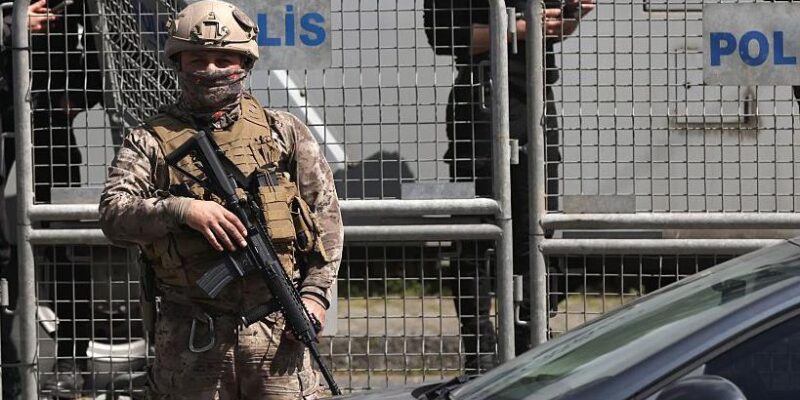 f774a280 3273 11f1 a1dc 4b5910268ba2.jpg Новости BBC Стрельба в Стамбуле