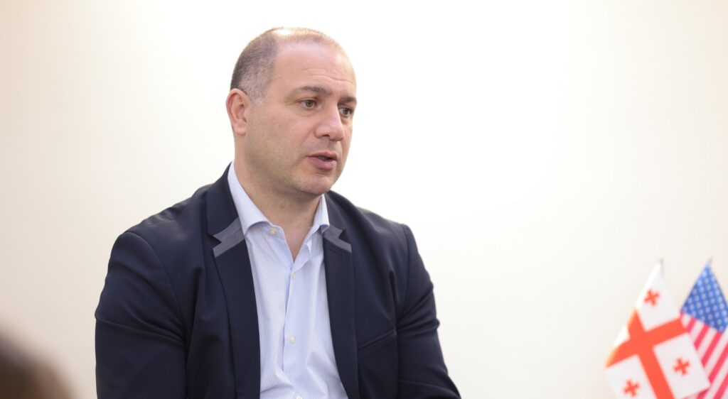 mikanadze givi e1776603411556 новости Гиви Миканадзе, школьная форма