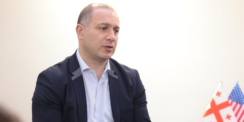 mikanadze givi e1776603411556 новости Гиви Миканадзе, школьная форма