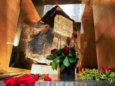 У парламента проходит акция "9 апреля - борьба за свободу продолжается!" 2 photo 2026 04 08 22 39 04 Выборы 2024 9 апреля, 9 апреля 1989 года, акция в Тбилиси, проспект Руставели