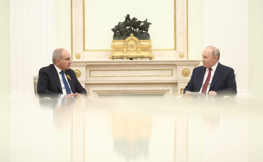 rsad6w6mbp02xwtyvbq8avnwdn4r29ah политика featured, Армения, Грузия-Армения, Европейская партия Армении, Никол Пашинян, Тигран Хзмалян